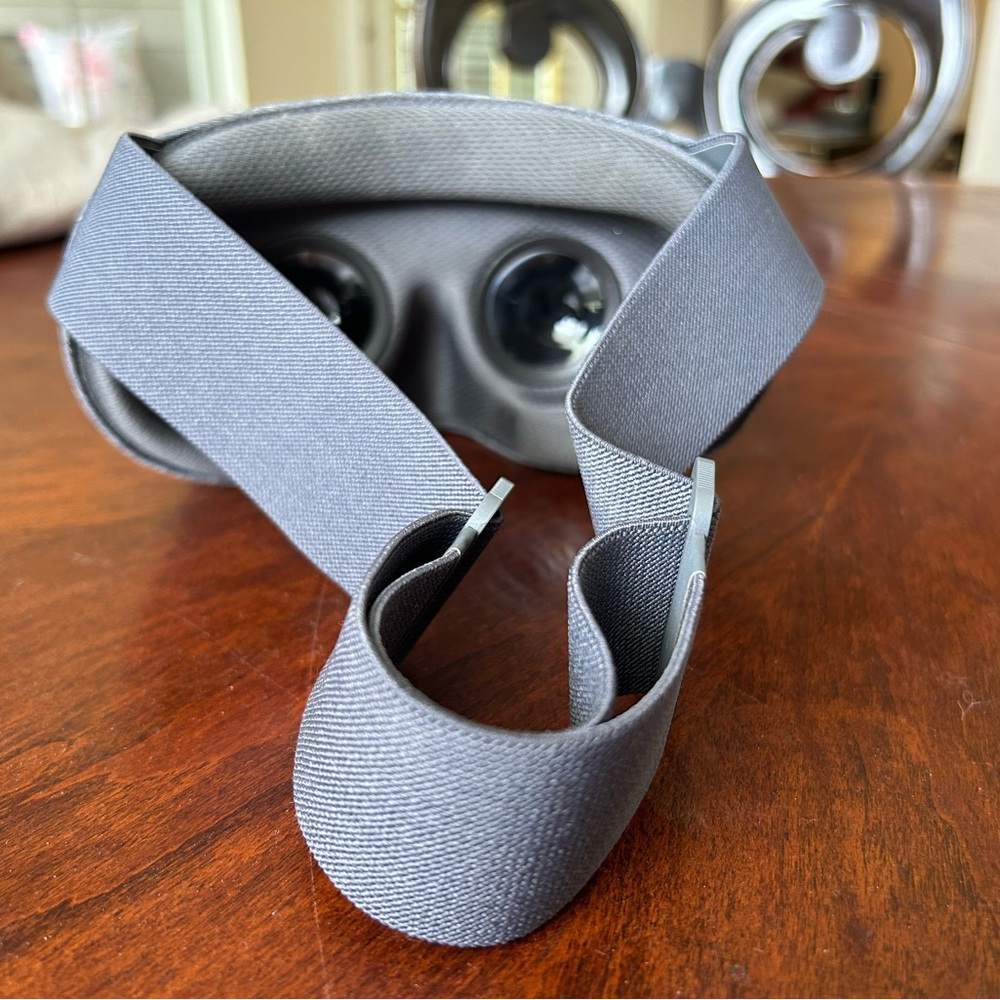 Google VR Headset - Picture 3 of 4